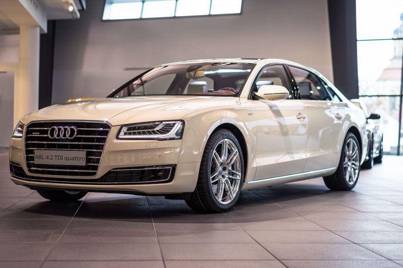 audi-a8l-in-magnolia-is-like-a-mobile-living-room-gets-showcased-at-audi-forum_10