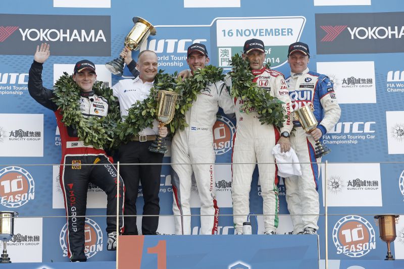154_PODIUM_RACE_1_resize